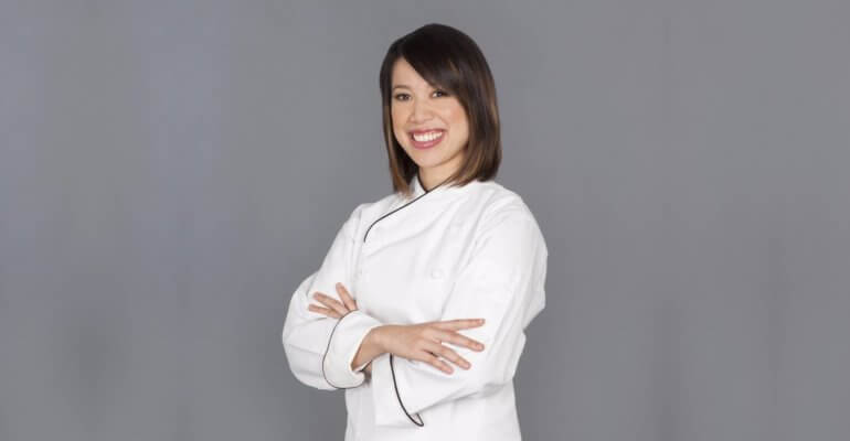 Chef Christine Ha en evento Cocinando con 4 Sentidos de la Fundación Francina