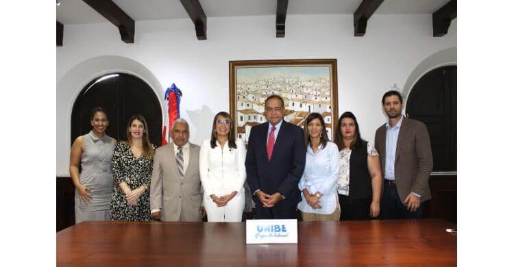 Unibe y fundación Francina firman acuerdo
